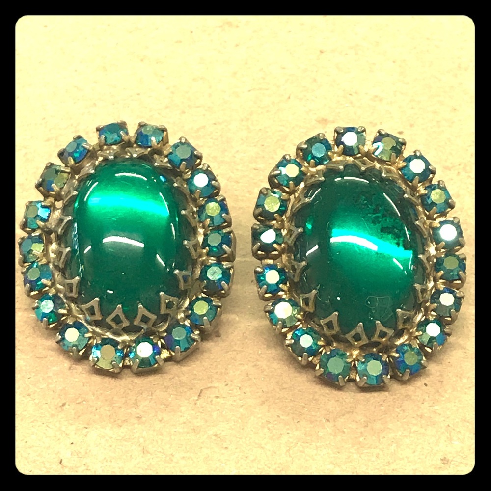 Vintage Emerald Green Rhinestone Earrings